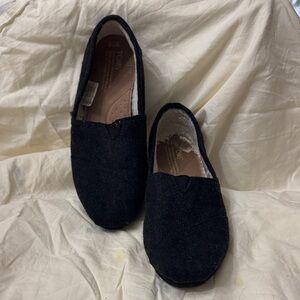 Toms Classic Black Slip-On Shoes